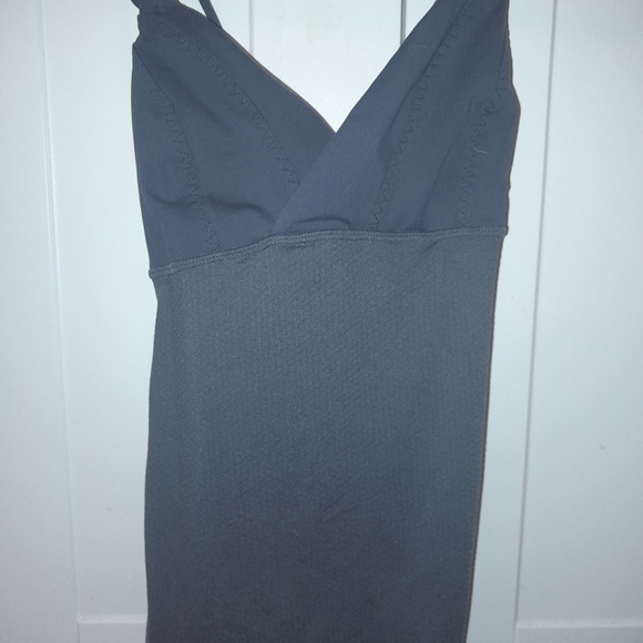 Lululemon yoga tops - Picture 8 of 14